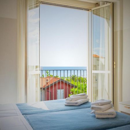 Hotel Selene - Vista Mare Риччоне Экстерьер фото