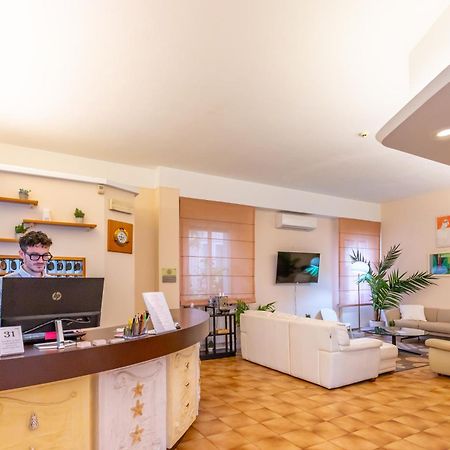 Hotel Selene - Vista Mare Риччоне Экстерьер фото