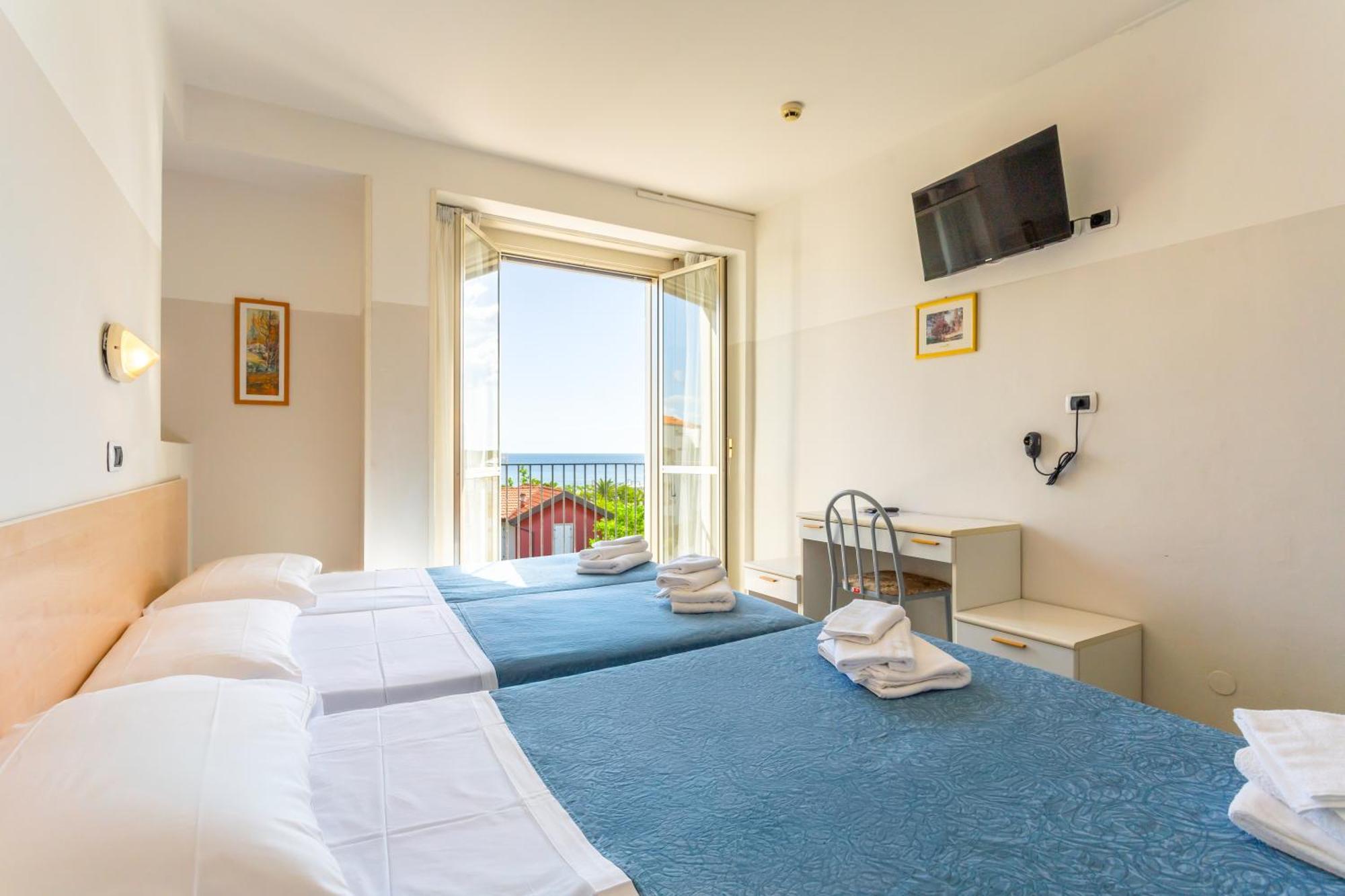 Hotel Selene - Vista Mare Риччоне Экстерьер фото
