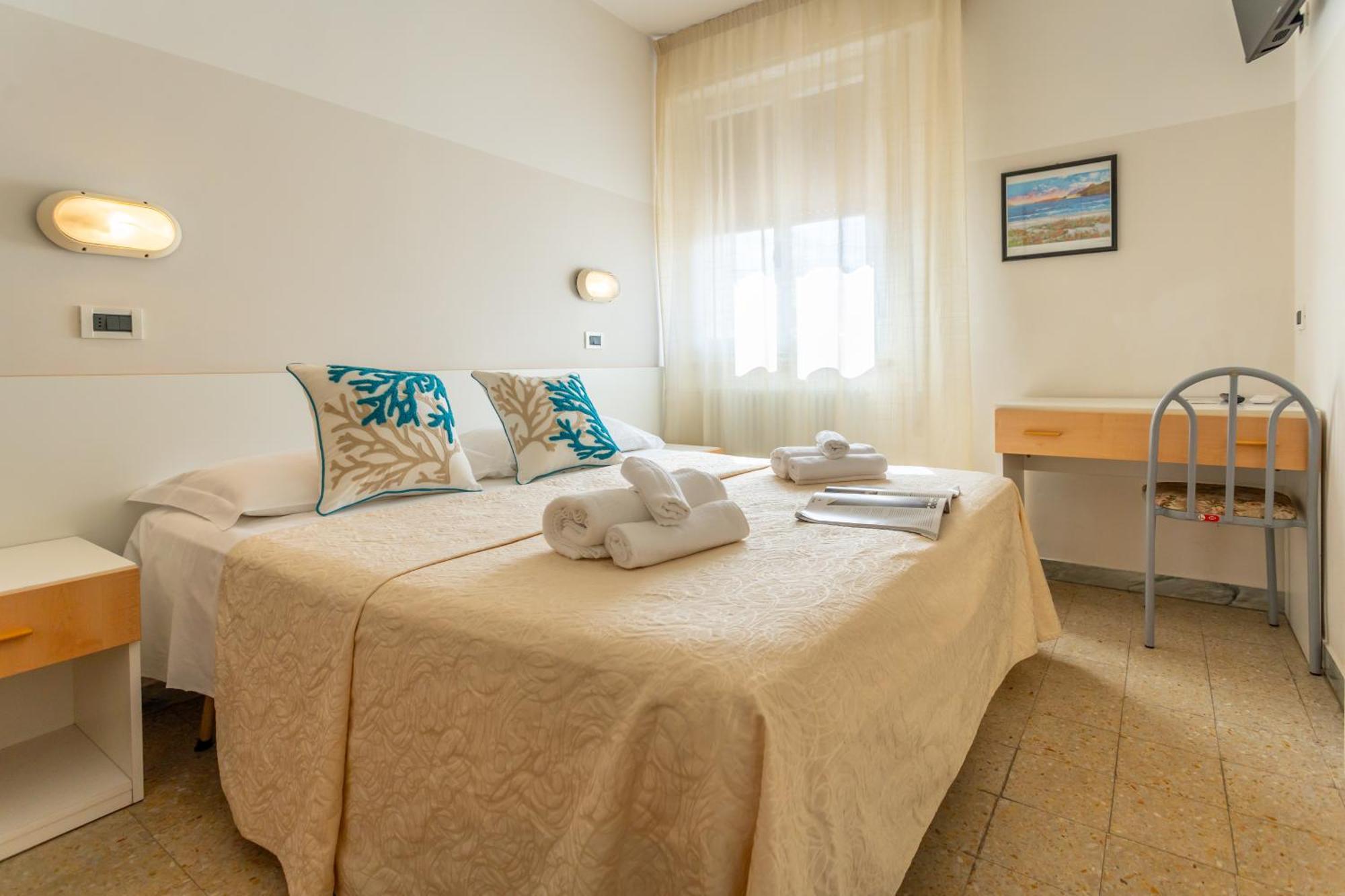 Hotel Selene - Vista Mare Риччоне Экстерьер фото