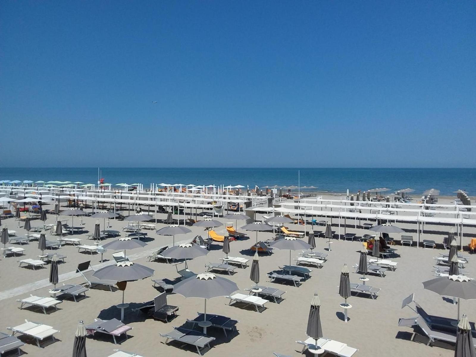 Hotel Selene - Vista Mare Риччоне Экстерьер фото